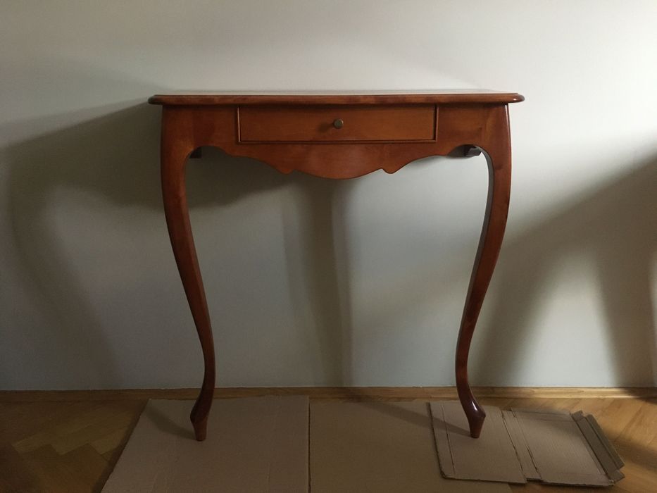 Konsola przyścienna