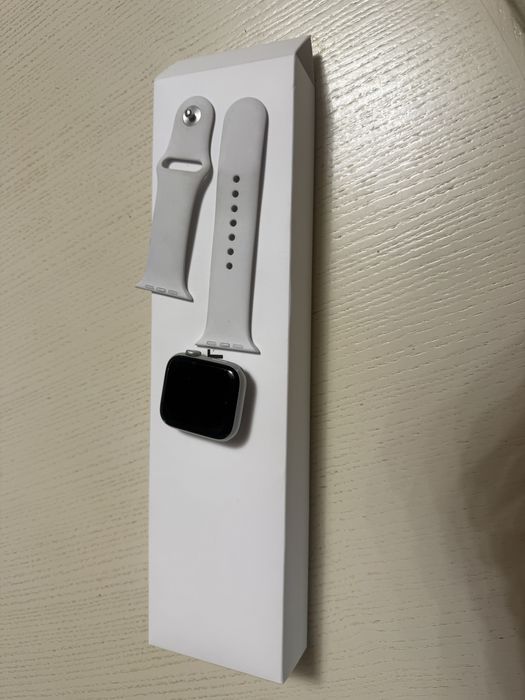 Apple Watch SE 44 100%
