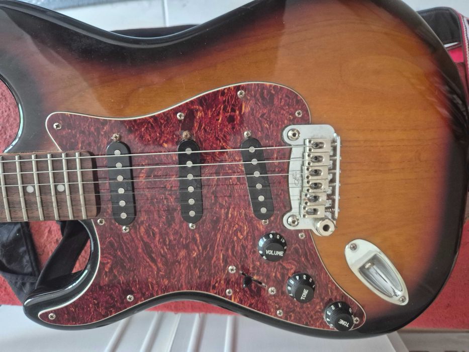 Guitarra elétrica LEGACY