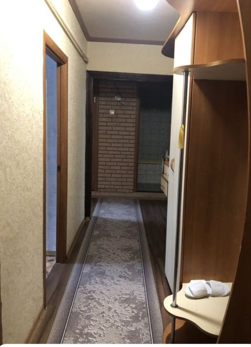 Продам 3-х кімнатну квартиру по вулиці Державності (Жадова )