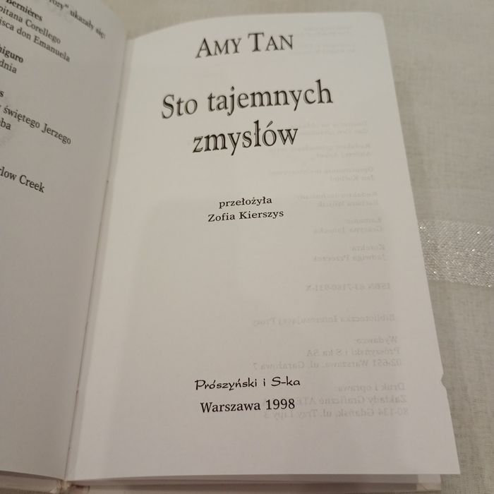 Sto tajemnych zmysłów. Amy Tan