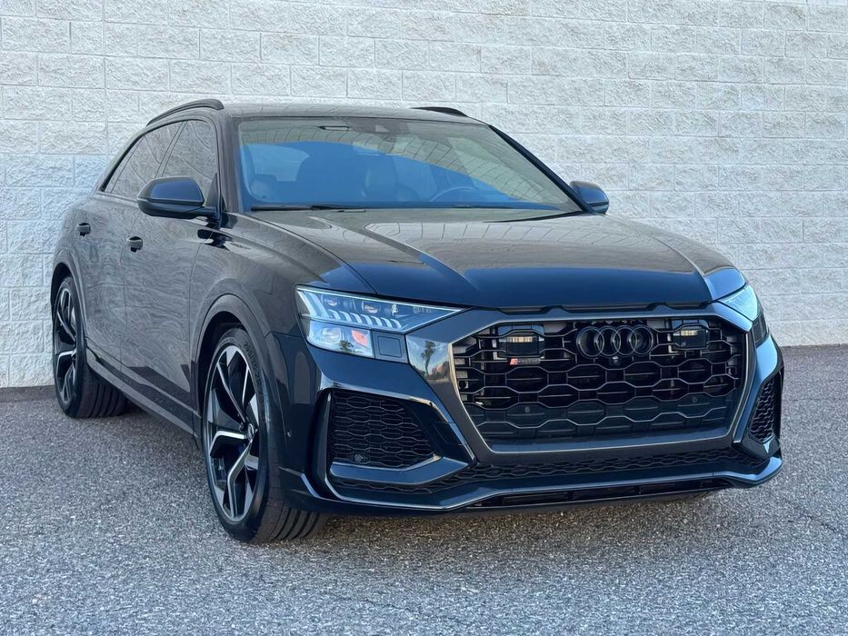 Audi RS Q8      2021
