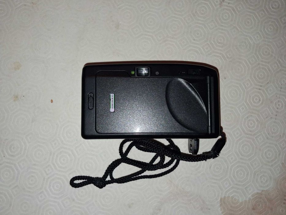 Máquina fotográfica Minolta F10
