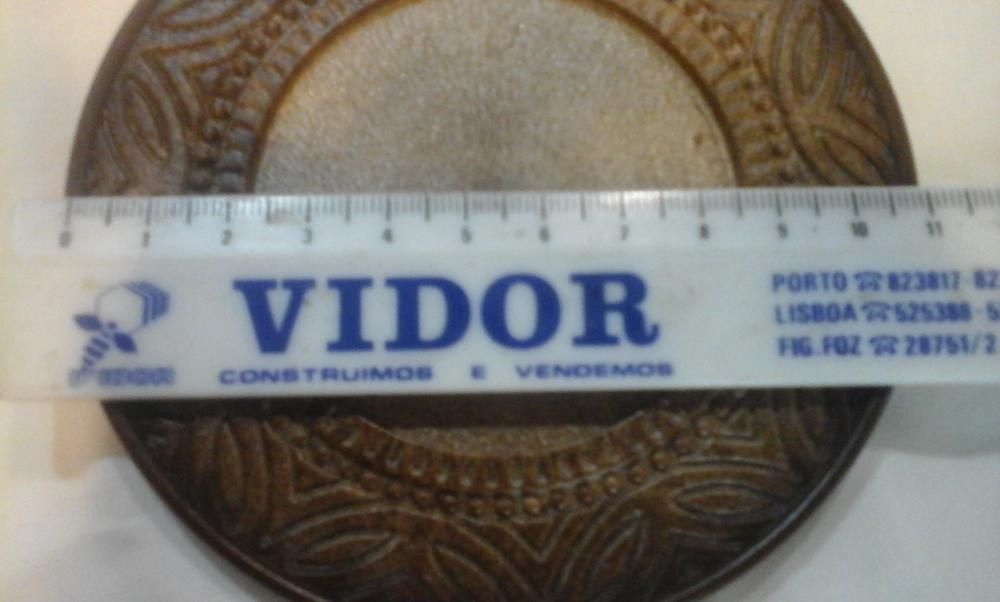 Lindo Prato para acepipes + 4 bases para copos