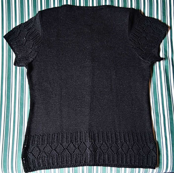Casaquinho Preto Manga Curta - Tamanho 44 - Elegante e Versátil!
