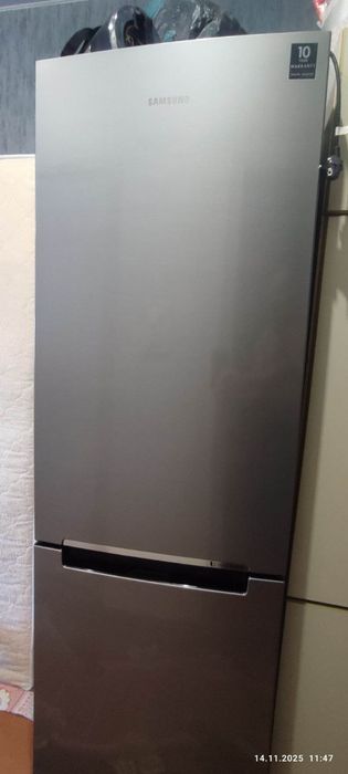 Холодильник Samsung