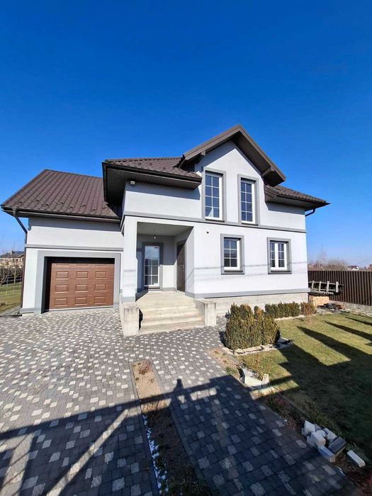 Продам 2 нових будинки на 12сотках в елітному районі.Драгомирчани.
