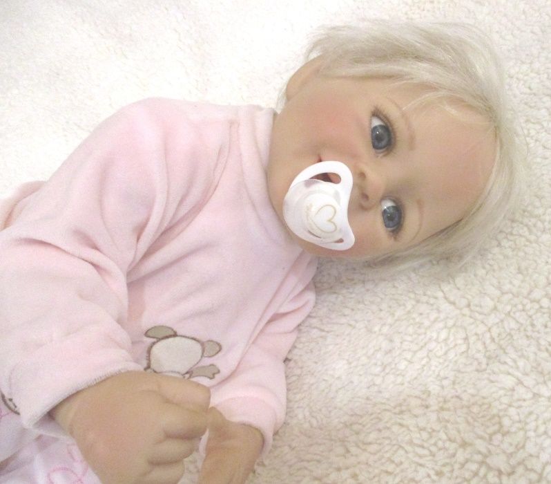 Bebe Reborn em Silicone – menina loira 50cm