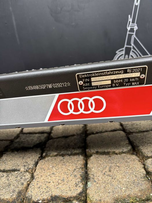 Hulajnoga elektryczna Audi