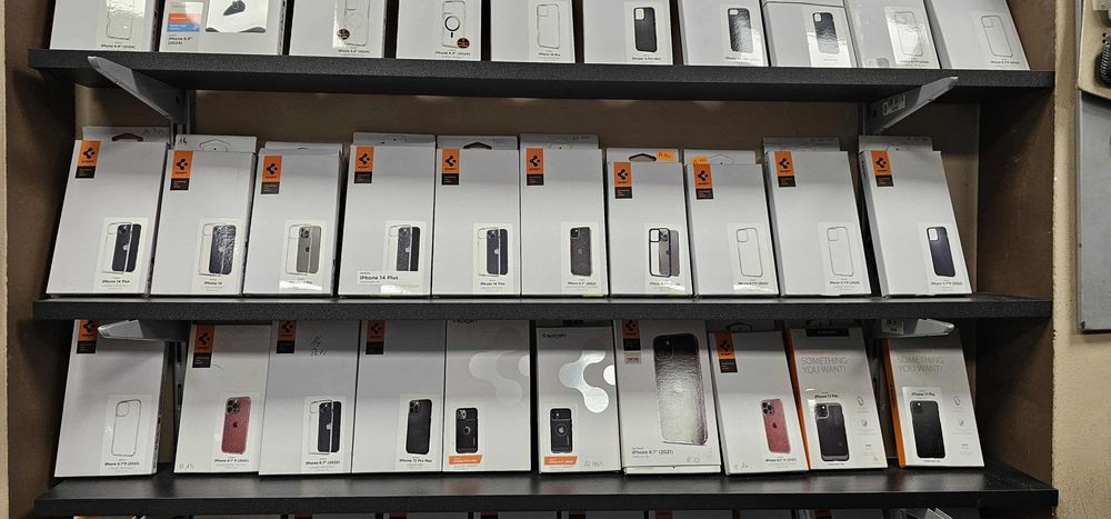Etui spigen iphone 13