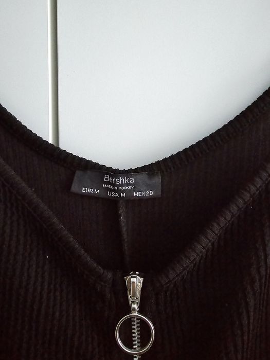 Czarna sukienka mini - Bershka