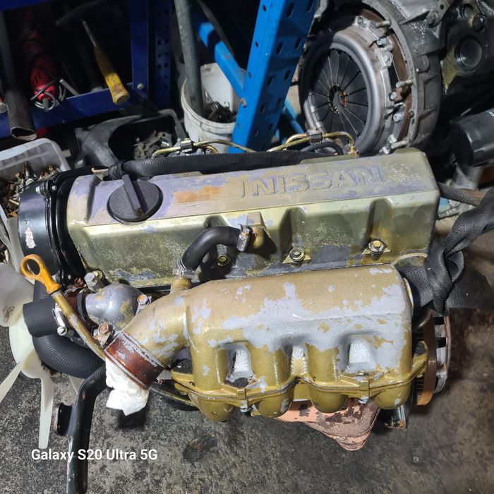 Motor nissan trade 2,3 d