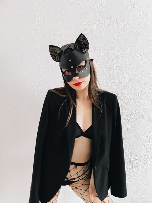 Кошка маска кожа Женщина-кошка С черно-золотым кружевным принтом.