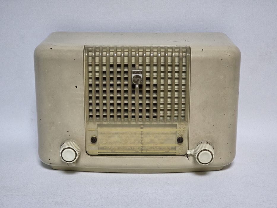 Rádio antigo reparado Philips