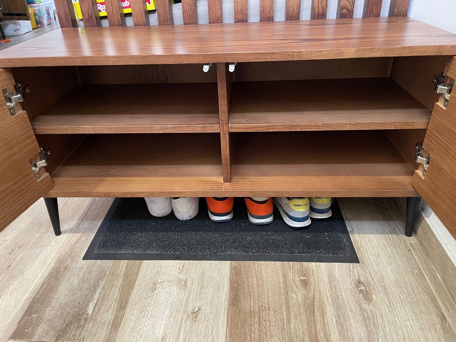 Móvel de entrada, Sapateira