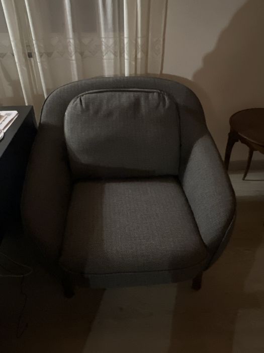 Poltrona cinza Gato preto grande