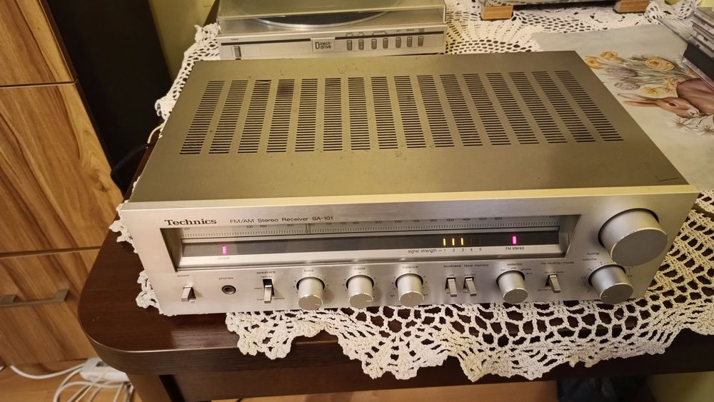 Amplituner Technics model. SA-101