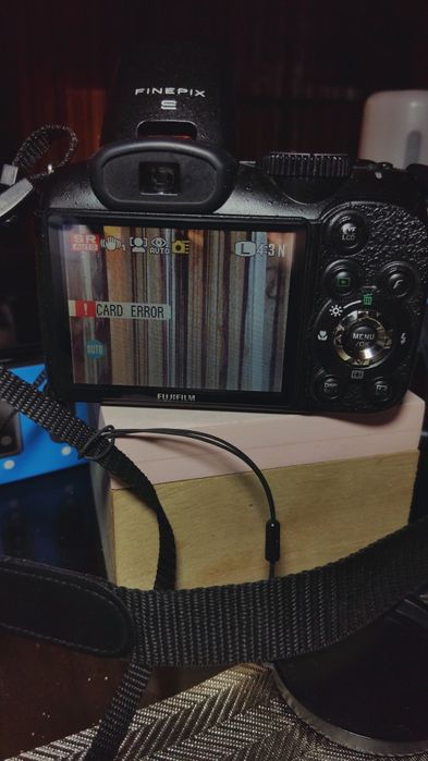 Aparat FUJIFILM finepix S super stan