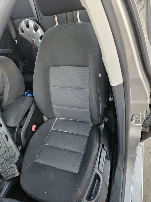 Skoda Octavia II fotel kierowy pasażera lewy prawy kanapa