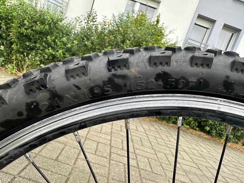 Rower młodzieżowy UNIBIKE RAPTOR 24"