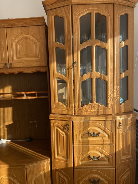 Drewniana meblościanka