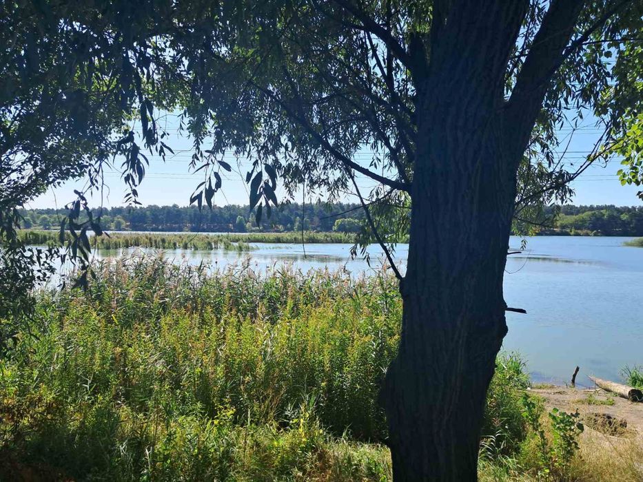 Земельна ділянка з виходом до води