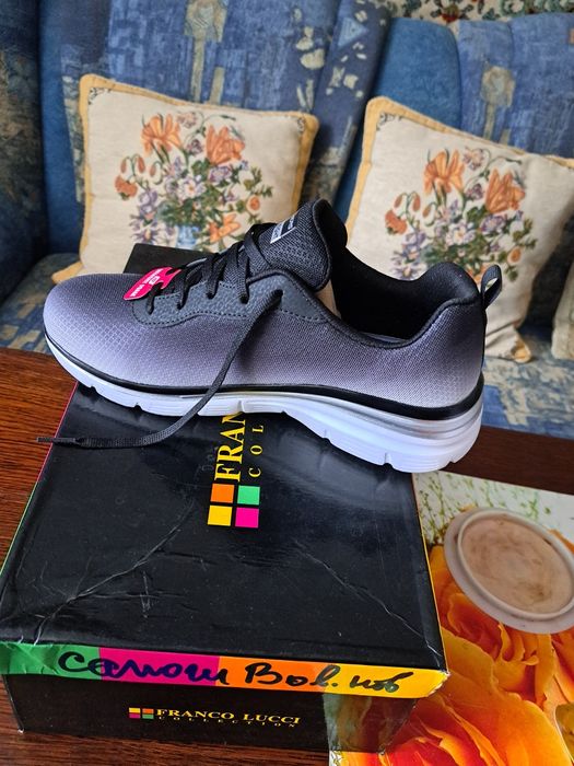 Продам кросівки привезені з Америки