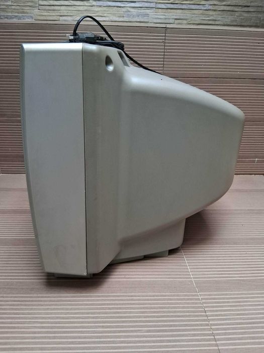 Vende-se Televisão Crown Usada