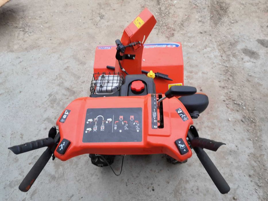 Odsniezarka Simplicity-Nowa z silnikem Briggs & Stratton
