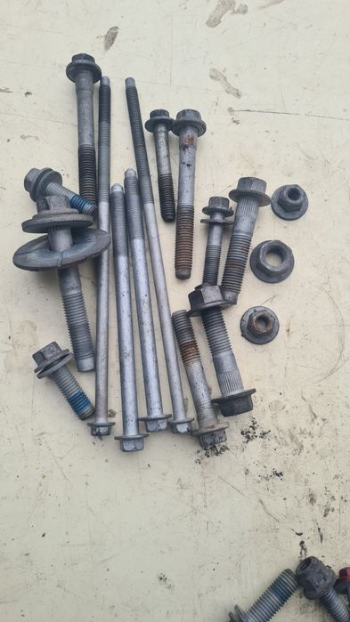 Болты ,гайки для автомобилей