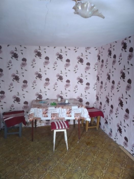 Продам пів будинку