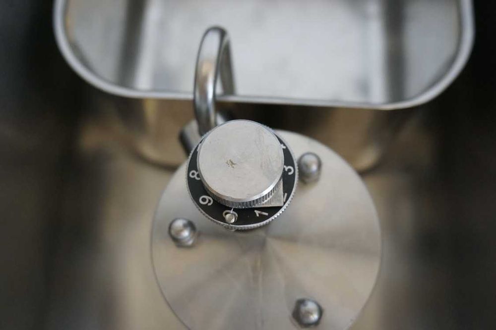 Automat Maszyna Ubijaczka Śmietaniara bita śmietana Mussana Boy 4L 33%