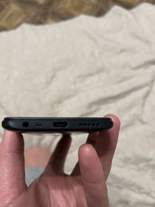 Продам телефон Редмі 8а