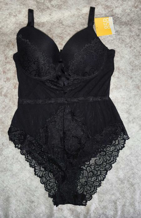 Czarne koronkowe body 85B Janina
