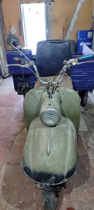 Моторолер Муравій