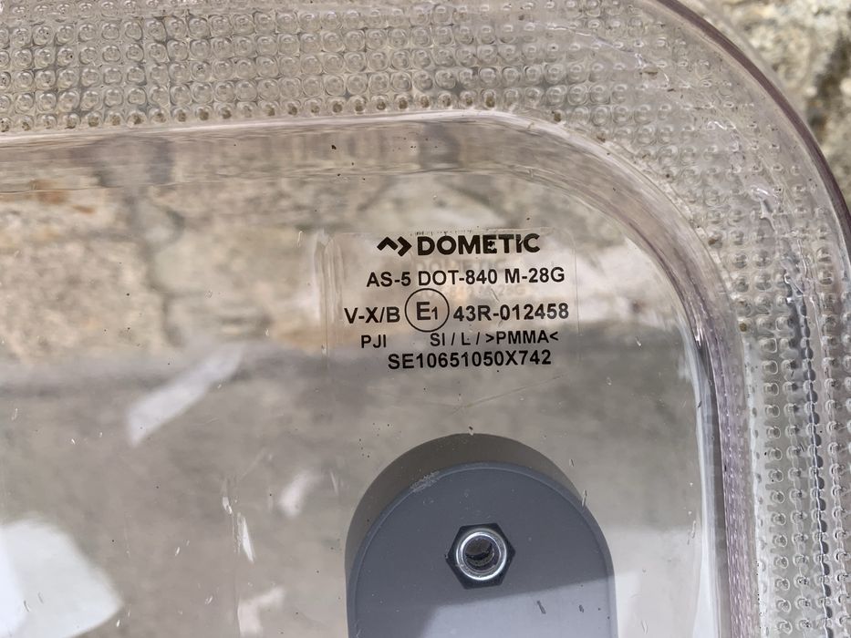 Claraboia/ skylight Dometic Heki 3 como novo