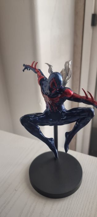 Spider-man 2099 estatueta