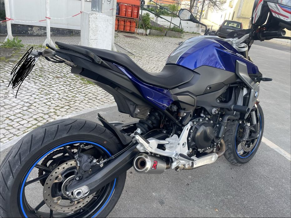 Moto bmw F900R Snaked