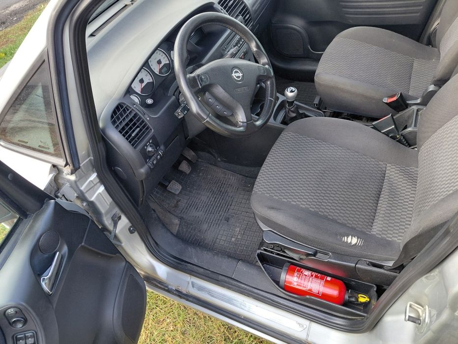Opel zafira A 1.8 benzyna 2005