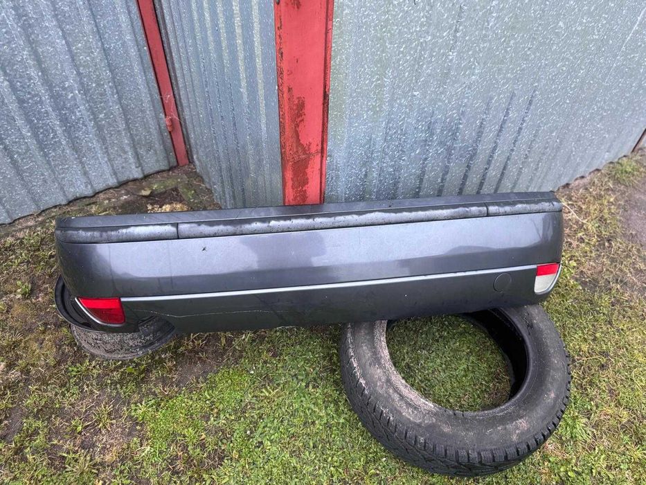 Zderzak FORD FOCUS mk1 hatchback HB tył kod lakieru : k2