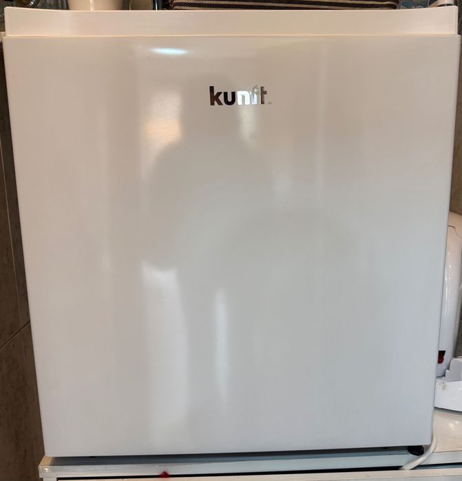 Frigorífico Mini Bar KUNFT KMB9119 WH (45 L - 50 cm - Branco)