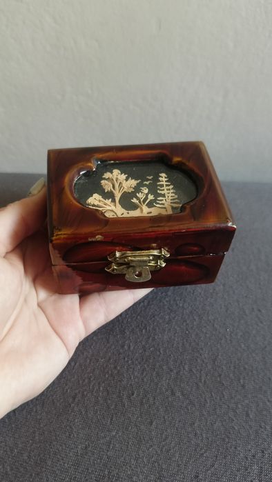 Mystery szkatułka niespodzianka ze sztuczną biżuterią