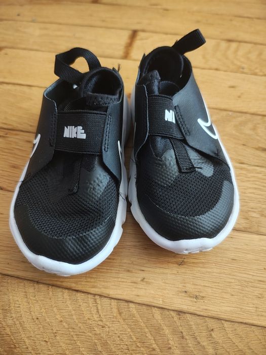 Adidaski chlopięce marki Nike r.23,5