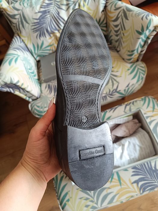 Buty męskie skórzane z czerwonym wnętrzem stan bardzo dobry