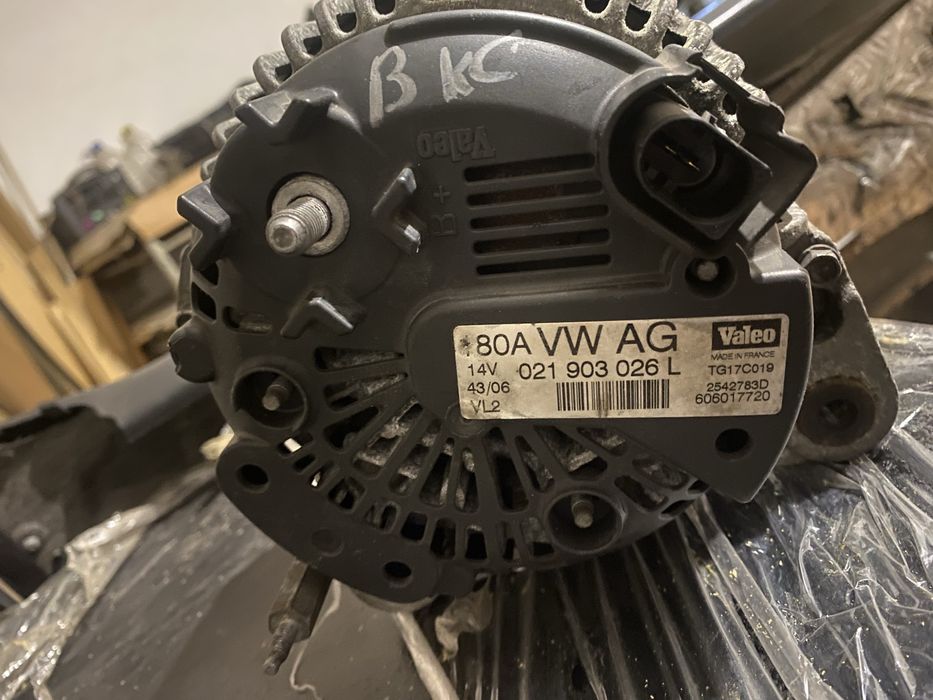 Генератор Skoda tour 1.8