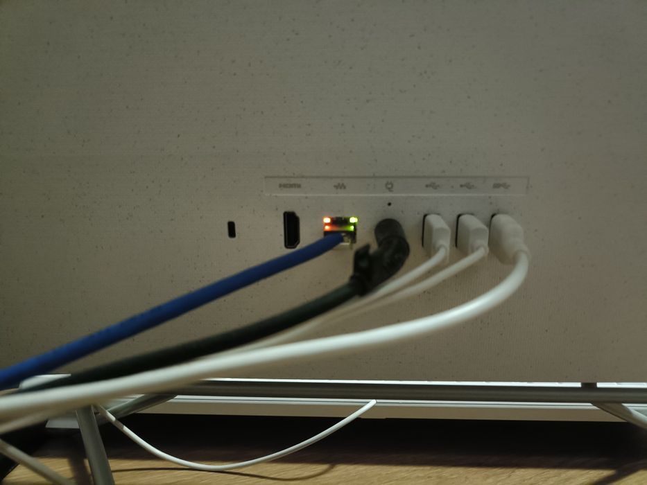 PC HP All-in-one Desktop 24 (Ryzen3  5300U)