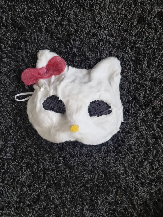 Maska hello kitty/therian