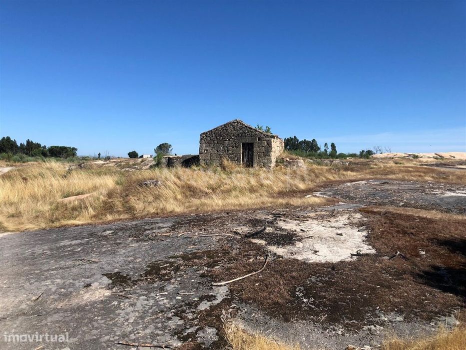 Terreno / Seia, Tourais e Lajes — Paranhos, Guarda