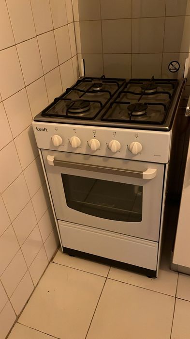 Máquina lavar roupa, frigorífico, esquentador.