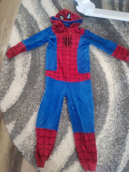 Костюм людина павук